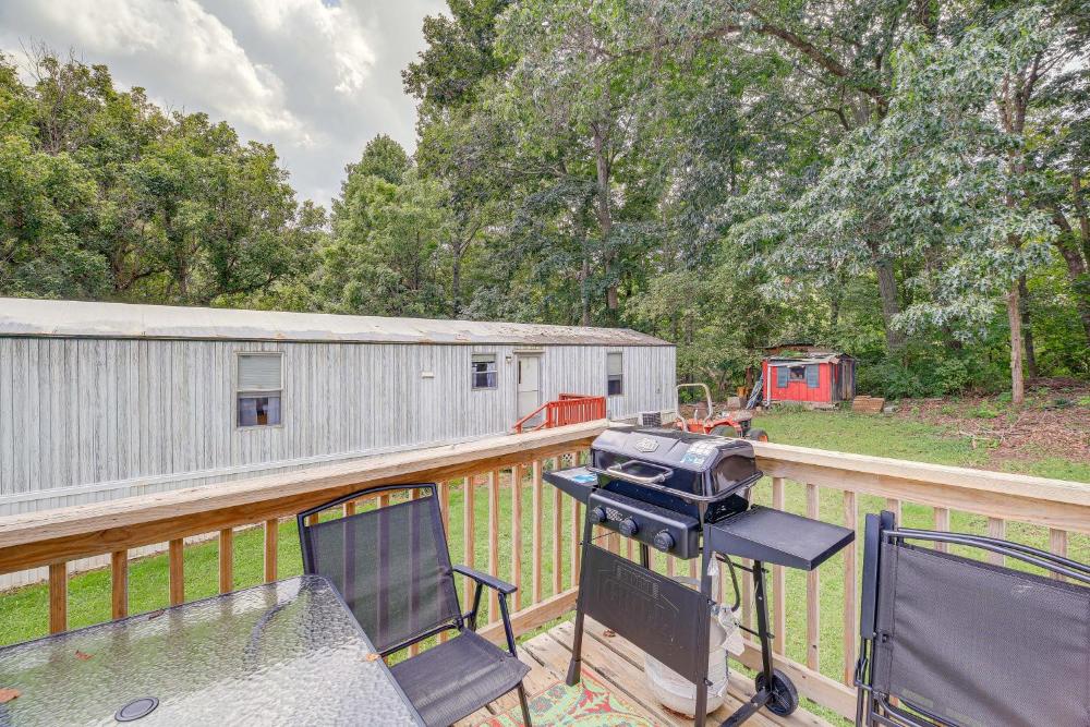 Creekfront Max Meadows Mobile Home with Deck!